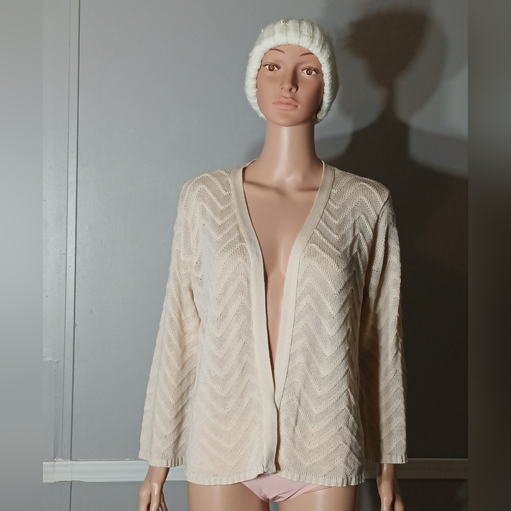 Size 1X open sweater. Jacket